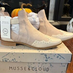 Musse & Cloud Women's Beige Ankle Boots